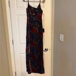Lulu's Navy and Red Floral Maxi Dress - BRAND NEW